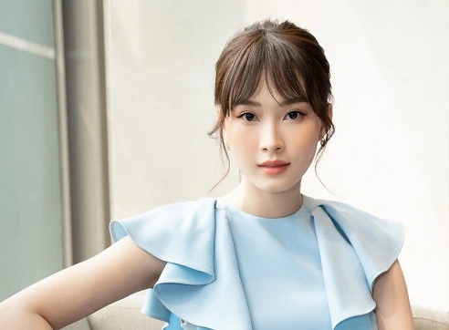 Hoa hậu Đặng Thu Thảo khoe dáng “mình hạc xương mai” đẹp thôi miên
