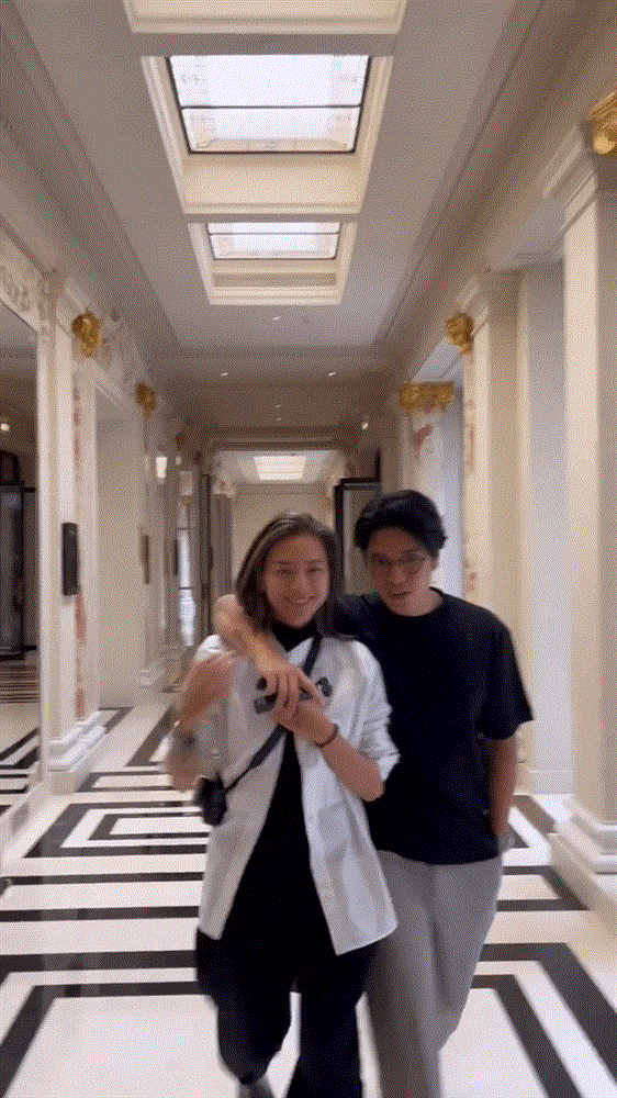 Diễn viên Ngô Thanh Vân được khen ngày càng trẻ trung chắc được chồng cưng chiều, chăm sóc mát tay lắm đây.