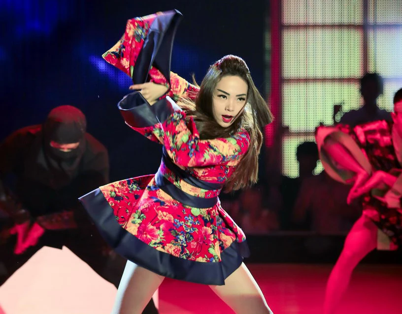 Ngắm Minh Hằng hóa thân thành nàng Geisha