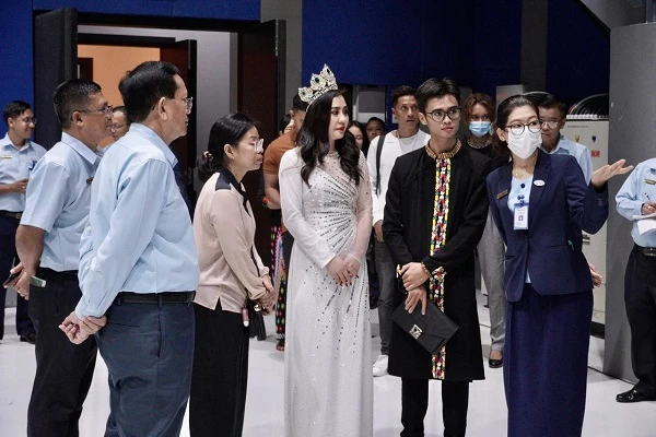 Hoa hậu Phan Kim Oanh trở lại Myanmar sau 7 tháng đăng quang
