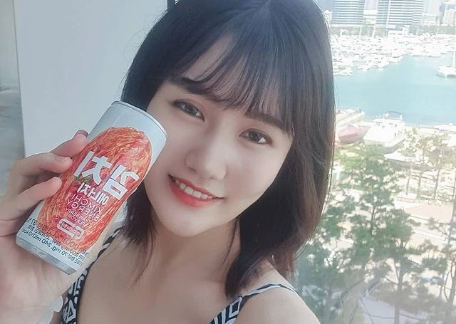 Cực dị nước tăng lực vị kim chi được gái Hàn yêu thích
