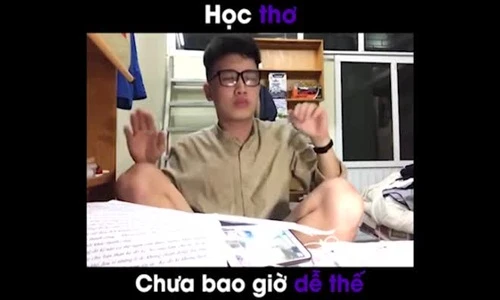 Video: Nam sinh học thuộc lòng thơ bằng nhạc quẩy cực đỉnh 