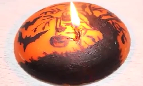 Cách làm nến Halloween hình mặt trăng tuyệt đẹp