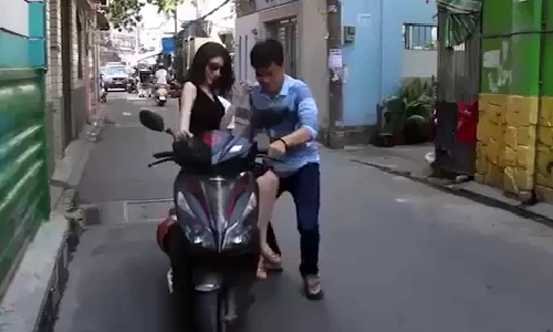 Khác biệt giữa con gái đẹp và con gái nghĩ mình đẹp