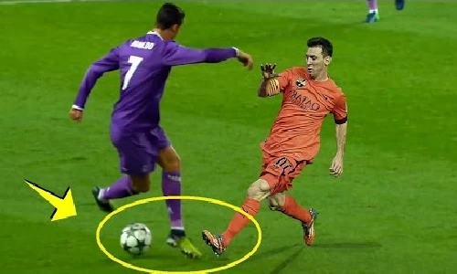 Top 10 pha "làm nhục" đối phương của Ronaldo, Messi 