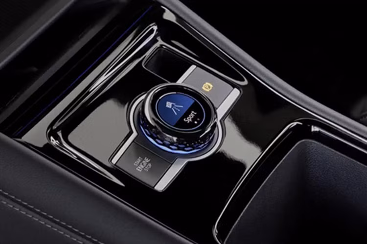 Tại thị trường Úc, xe sẽ có 3 tùy chọn động cơ xăng. Đầu tiên là động cơ 4 xi-lanh, tăng áp, dung tích 1.4L, tạo ra công suất tối đa 150 mã lực và mô-men xoắn cực đại 250 Nm trên bản 110TSI Life. Thứ hai là động cơ 2.0L, kết hợp với hệ dẫn động bốn bánh 4Motion, cho công suất tối đa 204 mã lực trên bản 150TSI Life và Elegance.