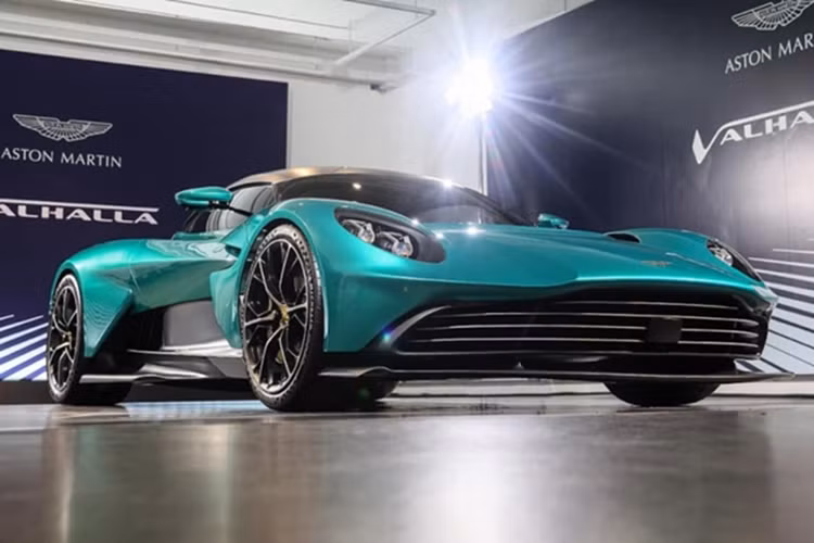 Tuy nhiên, vào ngày 14/5/2025, theo một số nguồn tin thì đại lý Aston Martin Việt Nam đã trả lại tiền đặt cọc cho phía ông Đặng Lê Nguyên Vũ. Lý do được đưa ra là vì không thể bàn giao siêu xe Aston Martin Valhalla được, nhà máy của Aston Martin dự kiến sẽ không sản xuất mẫu xe Valhalla.