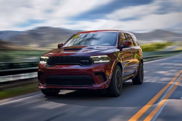 Dodge tiếp tục làm điều bất ngờ khi Durango SRT Hellcat ra mắt vào năm 2021 và từng được biết chỉ tồn tại chỉ 1 năm. Tuy nhiên sau 1 năm gián đoạn, giám đốc của Dodge nhận ra doanh thu đang giảm sút. Vì vậy hãng quyết định mang Durango Hellcat trở lại vào năm 2023.