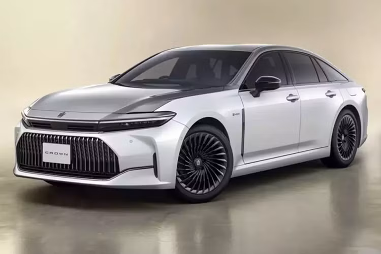 Toyota Crown Special Edition Z “The 70th” gây ấn tượng mạnh với phối màu ngoại thất hai tông: phần trên sơn kim loại Precious Metal kết hợp cùng màu trắng ngọc trai Precious White Pearl hoặc đen Precious Black Pearl ở phần dưới.