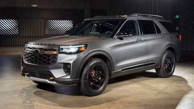 Ford chính thức giới thiệu phiên bản Explorer Tremor 2026, thay thế hoàn toàn cho biến thể Timberline trước đó. Mẫu SUV 7 chỗ này được nâng cấp toàn diện về thiết kế, khả năng off-road và hiệu suất động cơ.