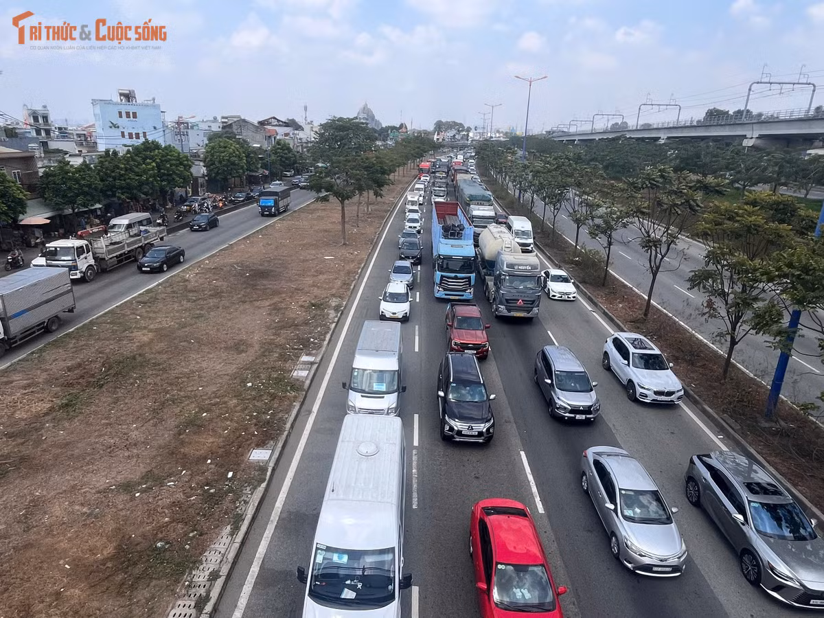 Đây là các tuyến đường thuộc cửa ngõ phía Đông, dẫn từ TP HCM về Đồng Nai, Vũng Tàu, các tỉnh Miền Trung, phía Bắc...