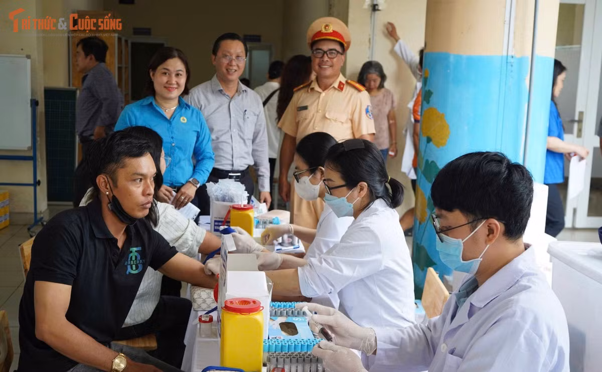 Đồng thời được hướng dẫn những quy tắc cần tuân thủ khi tham gia giao thông.