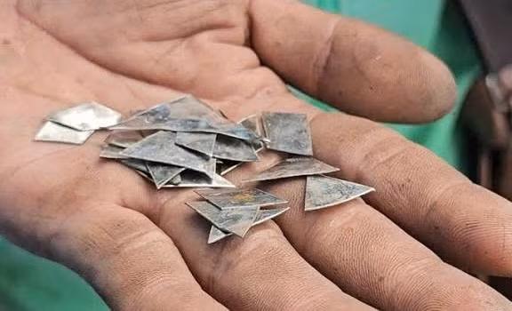 Lực lượng CSGT và các các đơn vị có liên quan vẫn đang tiếp tục ra quân nhằm đảm bảo trật tự ATGT trên các tuyến đường ở TP HCM. Nhiều người đi đường "thở phào" nhẹ nhõm vì hiểm hoạ do kẻ xấu tạo ra đã được hạn chế.