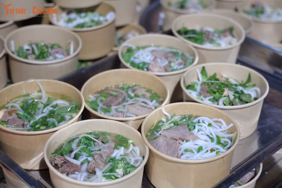 Hiện nhóm có khoảng 20 thành viên tham gia thường xuyên. Mỗi tuần, tiệm mì phục vụ từ 350 đến 500 suất ăn miễn phí. Niềm vui lớn nhất của các thành viên tiệm mì 0 đồng là nhìn thấy bà con có một bữa ăn ấm bụng và nở nụ cười sau một ngày lao động vất vả.