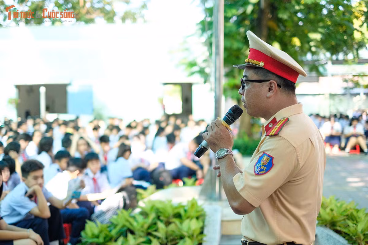 Ngoài ra các em học sinh còn được tuyên truyền về TTXH như tránh bạo lực học đường, tác hại của ma tuý.