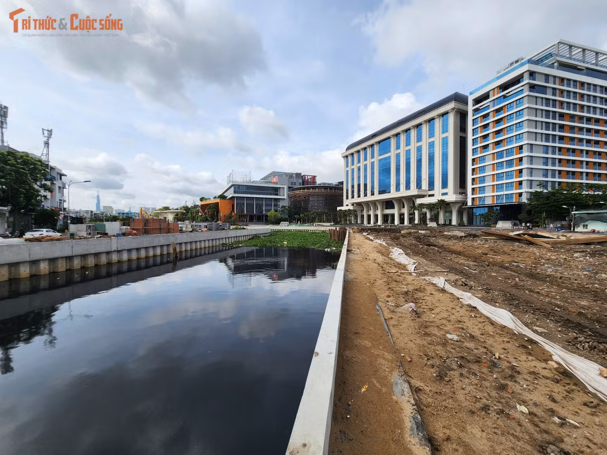 Người dân địa phương cho rằng nếu được chỉnh trang đồng bộ, tuyến rạch sẽ có diện mạo khang trang hơn.