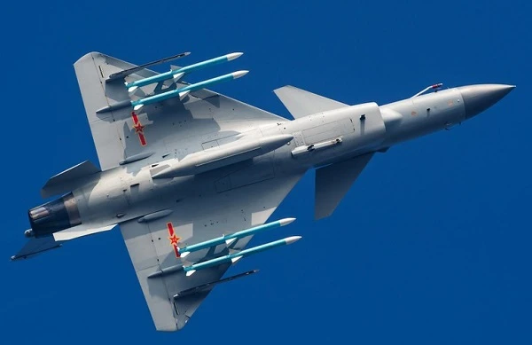 Gạ bán tiêm kích J-10, Trung Quốc "mượn" tay Pakistan chống lại Ấn Độ?