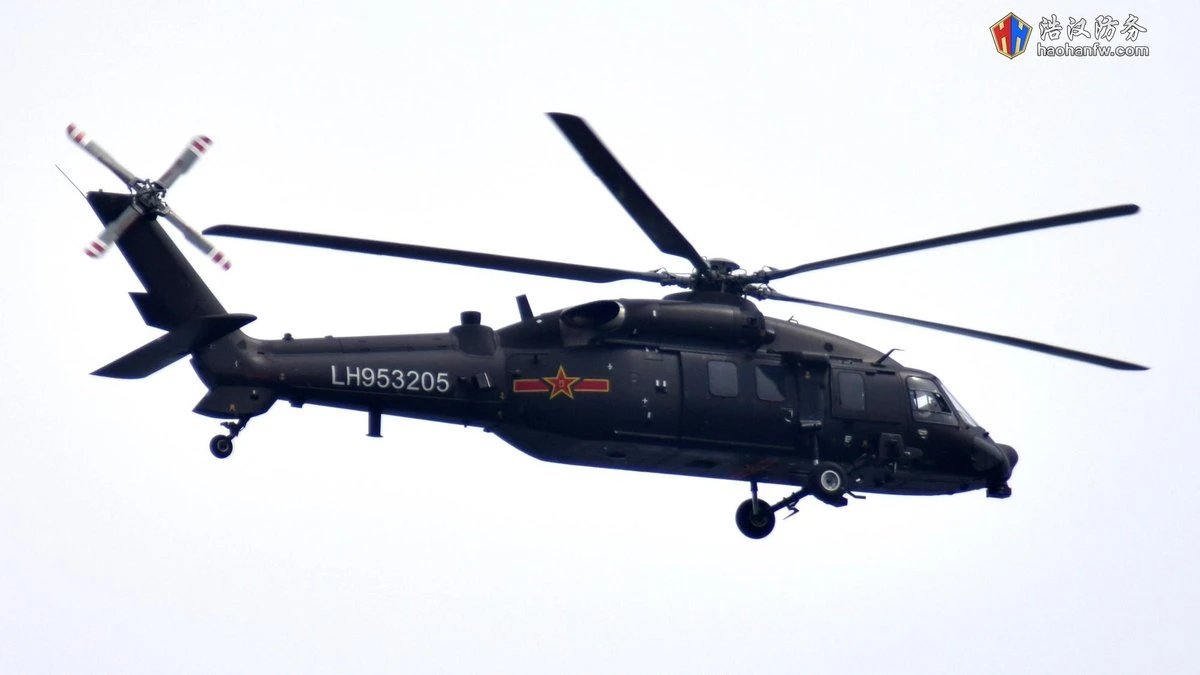 Trực thăng Black Hawk bay rợp trời Trung Quốc, chuyện gì đang xảy ra?