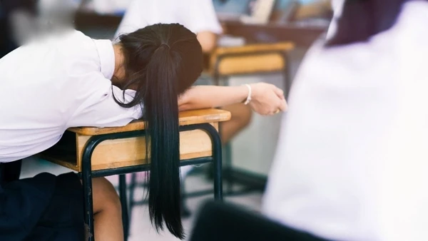 Lọt vào mắt bố bạn cùng lớp, nữ sinh bị hủy hoại cả đời