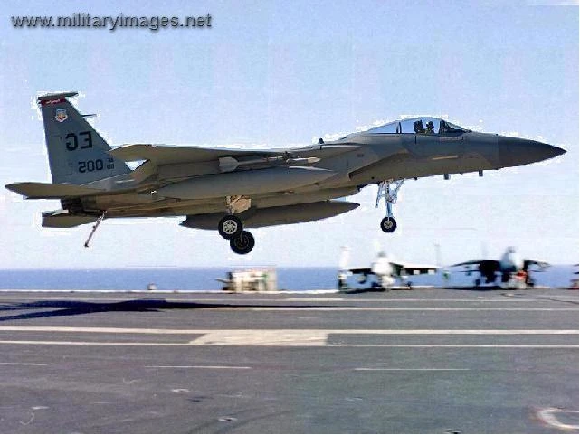 Tại sao Mỹ không đưa F-15 lên tàu sân bay làm tiêm kích hạm?