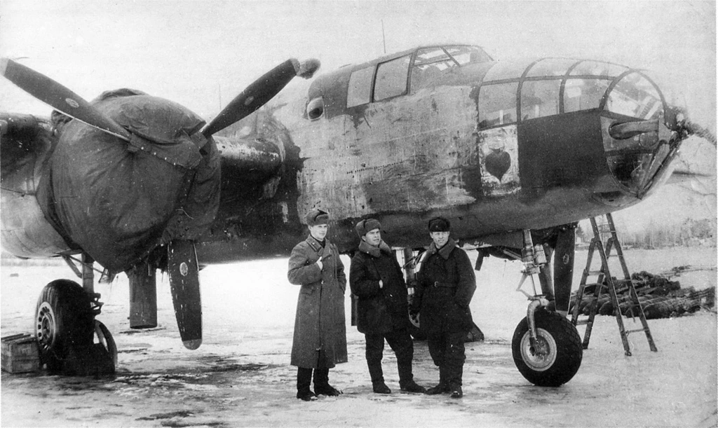 Lý do Liên Xô bắt giữ phi công Mỹ ném bom Tokyo năm 1942? (P1)