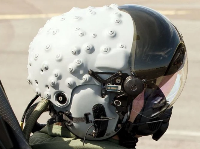 Mũ bay của F-35 giá 400.000 USD chứa đầy công nghệ viễn tưởng