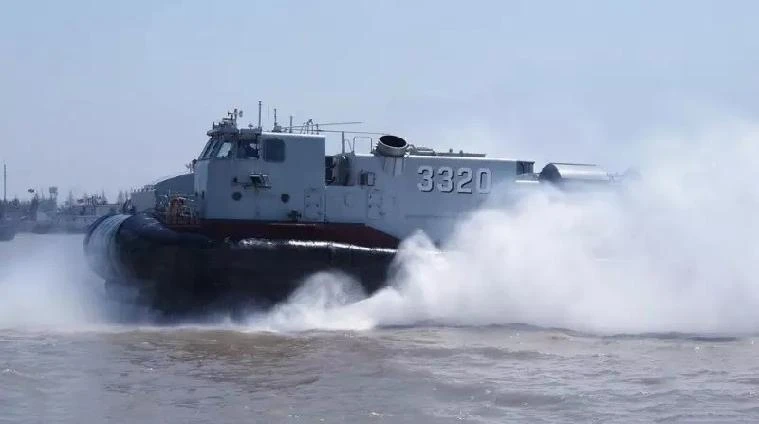 Ảnh: Tàu đổ bộ Trung Quốc tập trận lớn tại Biển Đông