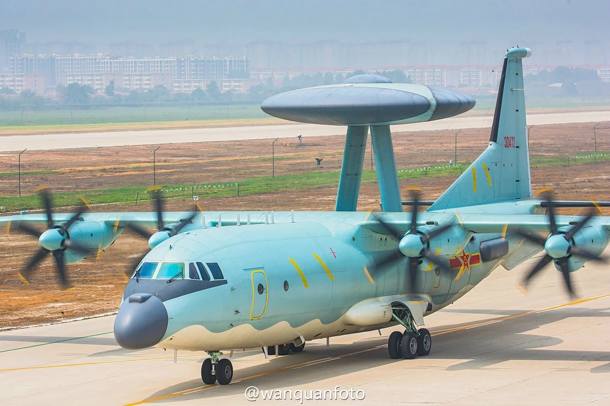 Mổ xẻ máy bay KQ-200 và KJ-500 Trung Quốc điều trái phép đến Trường Sa