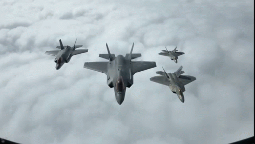 Lộ ảnh tiêm kích tàng hình F-22A “chắp vá” sau sự cố sập càng 