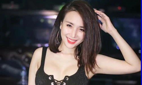 Vóc dáng gợi cảm của nữ DJ kết hôn với Khắc Việt