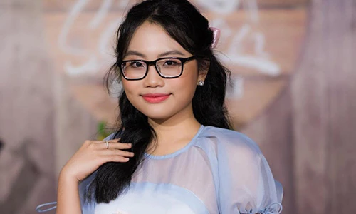 Cuộc sống vạn người mơ của Phương Mỹ Chi ở tuổi 18