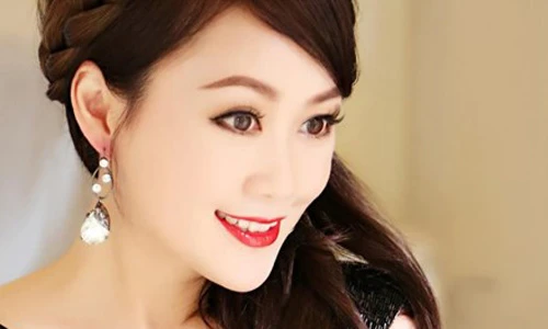 Ngắm "Chúc Anh Đài" Lương Tiểu Băng trẻ trung quyến rũ 