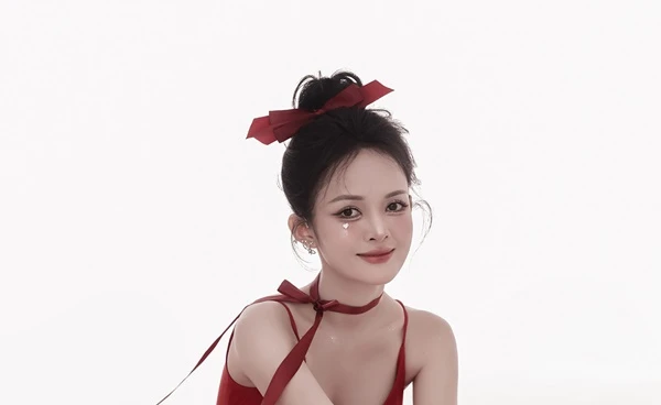 Nhan sắc nữ diễn viên đóng cảnh nóng khi chưa đầy 18 tuổi
