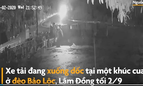 Video: Xe container đâm ôtô tải trên đèo Bảo Lộc