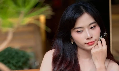Nam Em nói hối tiếc cả đời khi vào showbiz