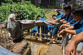 Trách nhiệm vụ nam sinh ngã xuống cống tử vong ở Hà Nội?