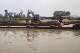 Cảnh sát đường thủy phát hiện 2 bến bãi hoạt động chưa được cấp phép