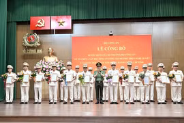 Công bố tổ chức, cán bộ Công an 34 tỉnh, thành phố