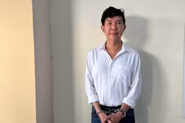 Ca sĩ Long Nhật và ca sĩ Sơn Ngọc Minh bị bắt liên quan ma túy