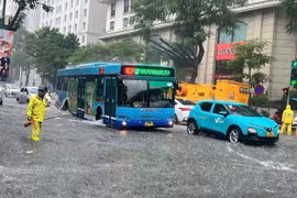 Mưa diện rộng không gây ngập tại Hà Nội, cảnh báo thời tiết đêm 23/8