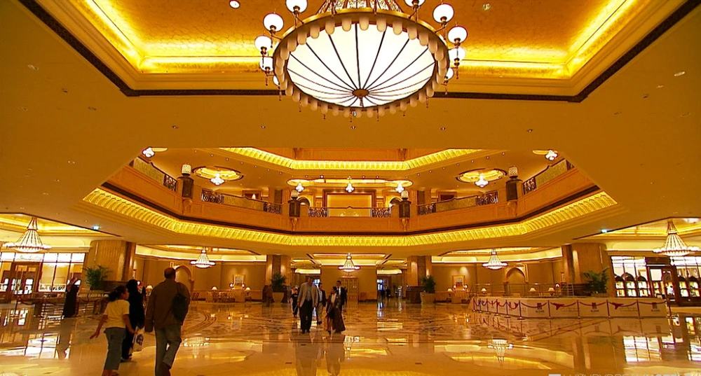 Bên trong khách sạn dát vàng 3 tỷ USD ở Abu Dhabi