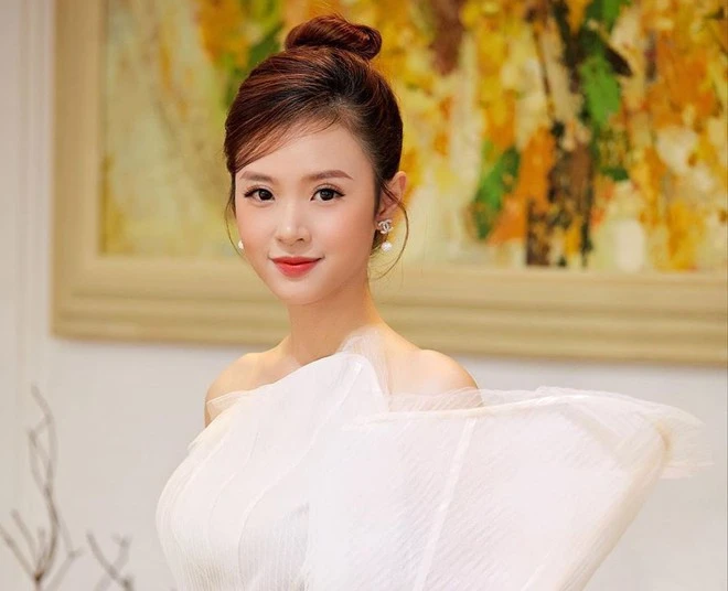 Hot girl Midu và những người nổi tiếng từng đi dạy học
