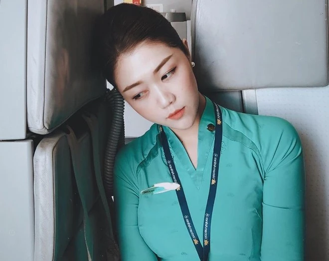 Dàn tiếp viên hàng không, phi công, cơ trưởng toàn trai xinh gái đẹp