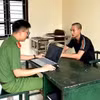 Bảo vệ mẹ, nam thanh niên chém người trọng thương