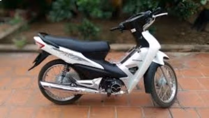 Nhận định, nhóm đối tượng này đã có thời gian bàn bạc, thống nhất lời khai với nhau từ trước, các điều tra viên đã dày công nghiên cứu kỹ các bản tự khai. Từ đây, các anh phát hiện trong số 10 bản khai thì có tới 9 bản các đối tượng giấu nhẹm vai trò của 1 đối tượng và giấu 1 chiếc xe máy, chỉ có 1 bản khai là nhắc tới đối tượng này. Tiếp tục xoáy vào những mắt xích đó, cuối cùng Công an tỉnh Bắc Giang cũng khiến một trong số 10 đối tượng khai nhận hành vi che giấu tội phạm. Người này xác nhận nhóm của mình có liên quan đến vụ hỗn chiến khiến anh Q tử vong, anh S bị thương. (Ảnh minh họa, nguồn intrernet)