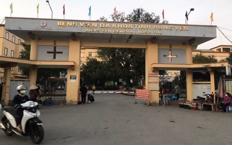 Vào lúc các manh mối đang rối như canh hẹ thì công an nhận được trình báo của bà Lê Thị Kim C (SN 1976) về việc vào khoảng 2h ngày 18/8/2018 bà này bị mất 1 túi xách bên trong có nhiều tài sản, tổng giá trị 130 triệu đồng. Những tài sản này bị mất khi bà C đang đi chăm người nhà tại bệnh viện đa khoa tỉnh Hưng Yên. (Ảnh minh họa, nguồn internet)
