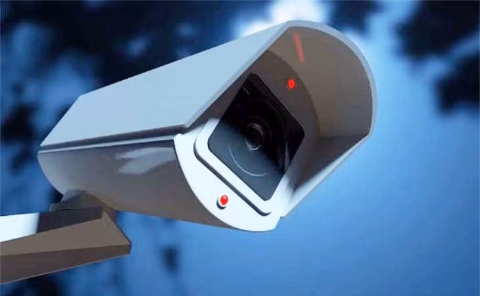 Giảng là một con nghiện, suốt ngày quay quắt vì thiếu tiền. Vào thời điềm sau khi xác anh H. được tìm thấy, Giảng biến mất khỏi nhà, đi đâu không ai rõ. Các điều tra viên cũng phát hiện, đối tượng này có gọi 1 cuộc điện thoại cho anh H. vào chiều tối 29/5. Thời điểm này, qua công tác nằm tình hình, các trinh sát phát hiện chiếc xe máy của nạn nhân được bán ở Phú Thọ. Qua người mua xe, các trinh sát lần ra người bán là một chủ cửa hàng chuyên kinh doanh xe máy cũ. Kiểm tra camera tại cửa hàng, Công an xác nhận, kẻ đi xe máy của anh H. đến bán chính là Giảng. (Ảnh minh họa, nguồn internet)