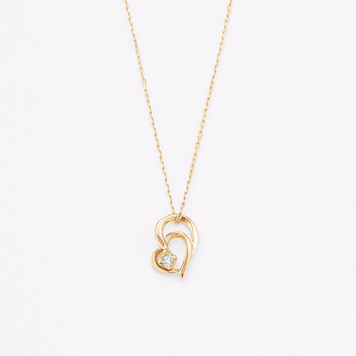 Với những thông tin thu thập được, Phòng Cảnh sát điều tra tội phạm về trật tự xã hội CA tỉnh Đồng Nai nhận định, đây là một vụ án giết người cướp tài sản. Ngoài ra cũng không loại trừ án mạng do những mâu thuẫn xã hội hoặc khúc mắc chuyện tình ái. Sau khi gây án, hung thủ đã lấy đi 2 điện thoại, nhẫn và dây chuyền vàng của mẹ con chị P., nhưng xe máy lại không bị mất. (Ảnh minh họa, nguồn internet)