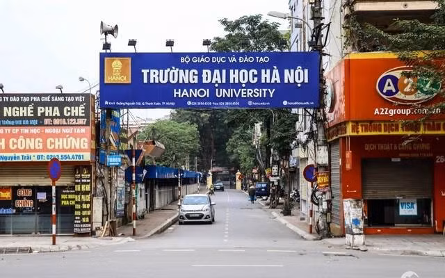 Nhận định đây là vụ án có thể liên quan đến yếu tố người nước ngoài, các trinh sát tập trung rà soát ở những khu vực tập trung đông đối tượng này. Sau nhiều ngày xác minh, danh tính cô gái xấu số đã phát lộ, đó là chị Đào Thị H (SN 1987, trú tại Thái Bình), là sinh viên năm cuối khoa tiếng Hàn của Đại học Ngoại ngữ Hà Nội (nay là Đại học Hà Nội). (Ảnh minh họa, nguồn internet)
