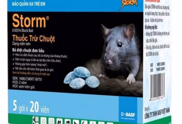 Kết quả khám nghiệm cho thấy, nữ nạn nhân khoảng mười tám, đôi mươi, chết vì uống phải thuốc diệt chuột kịch độc. Trong bệnh viện, nam thanh niên đi cùng nạn nhân đã qua cơn nguy kịch, từ đây một câu chuyện đau đớn đã dần được hé lộ. Nữ nạn nhân nhanh chóng được làm rõ là chị Lê Thị L (SN 1988, quê quán Thanh Hóa, là sinh viên một trường cao đẳng). Thanh niên đi cùng, đang cấp cứu ở bệnh viện là Đỗ Hữu Huy ( 23 tuổi, cùng quê Thanh Hóa), Huy nhận là người yêu của nạn nhân (Ảnh minh họa, nguồn internet)